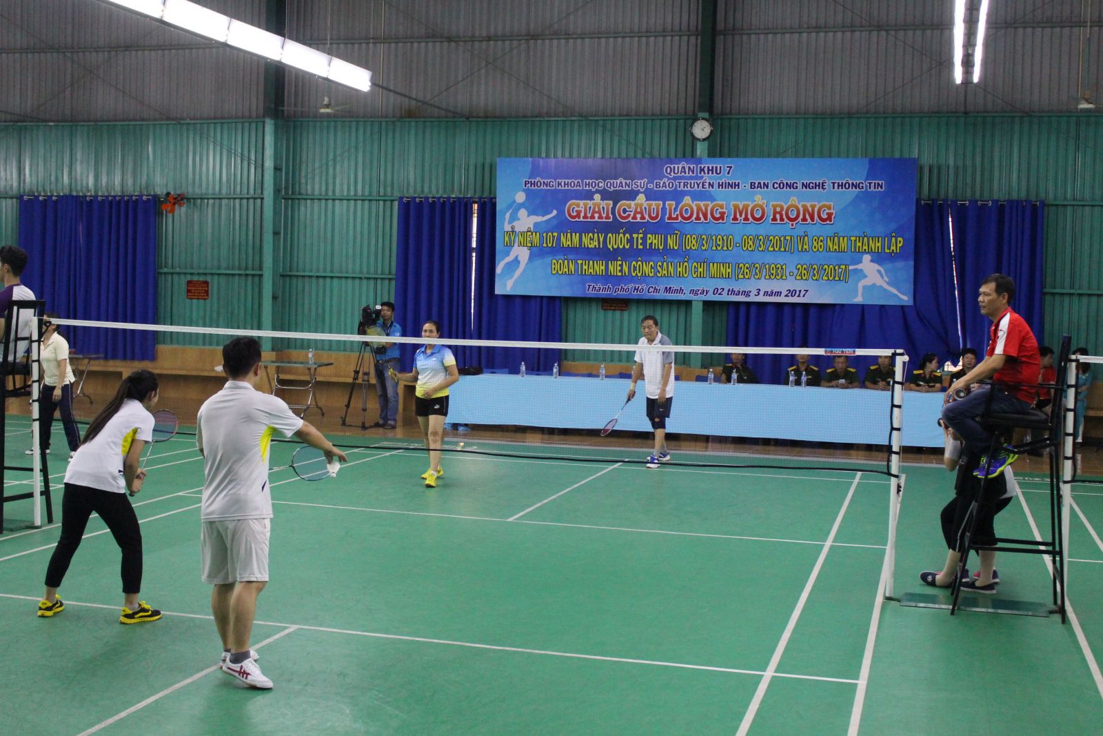 Sân cầu lông Quận Tân Bình (4)