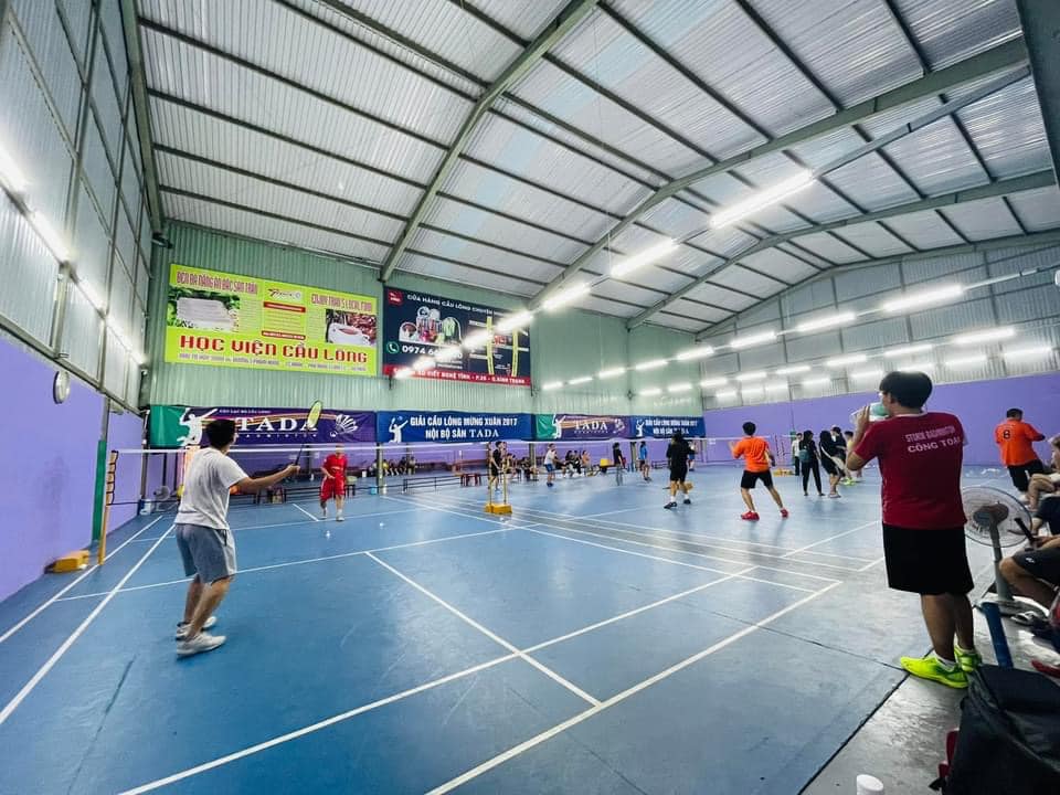 Sân cầu lông CLB Tada Bình Thạnh (1)